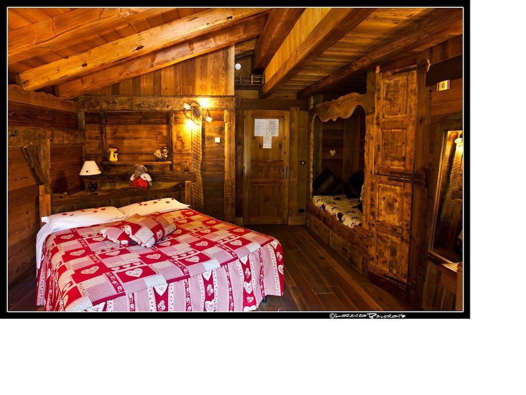 Hotel La Jolie Bergere La Salle Zimmer foto